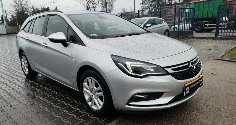 Opel Astra cena 42900 przebieg: 153000, rok produkcji 2018 z Chodzież małe 254